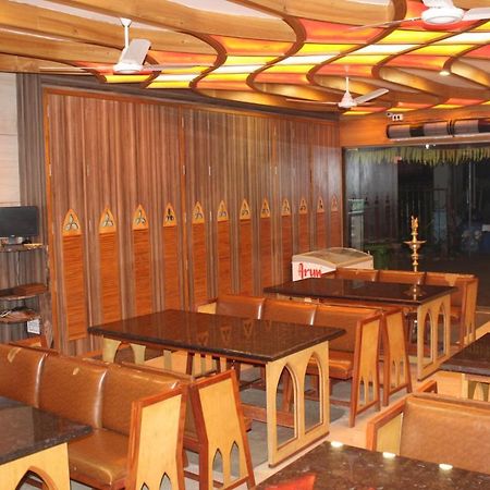 Annai In Saravana Bhavan Fine Stay And Restaurant Velanganni Bagian luar foto