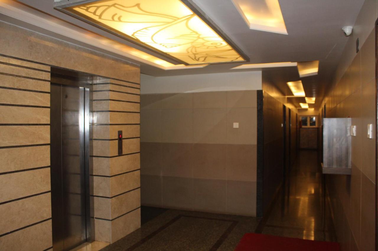 Annai In Saravana Bhavan Fine Stay And Restaurant Velanganni Bagian luar foto