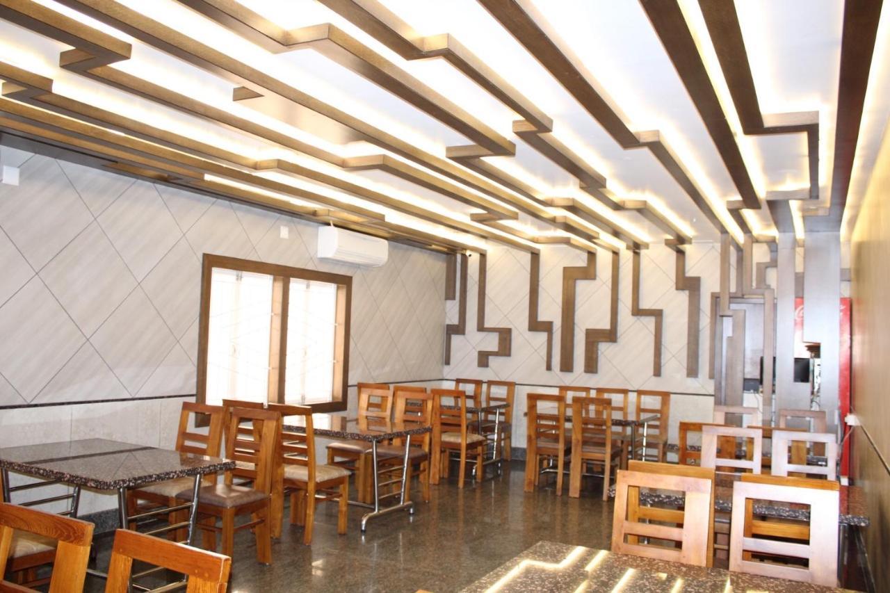 Annai In Saravana Bhavan Fine Stay And Restaurant Velanganni Bagian luar foto