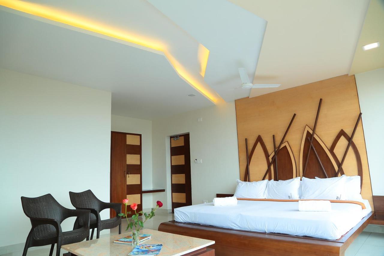 Annai In Saravana Bhavan Fine Stay And Restaurant Velanganni Bagian luar foto