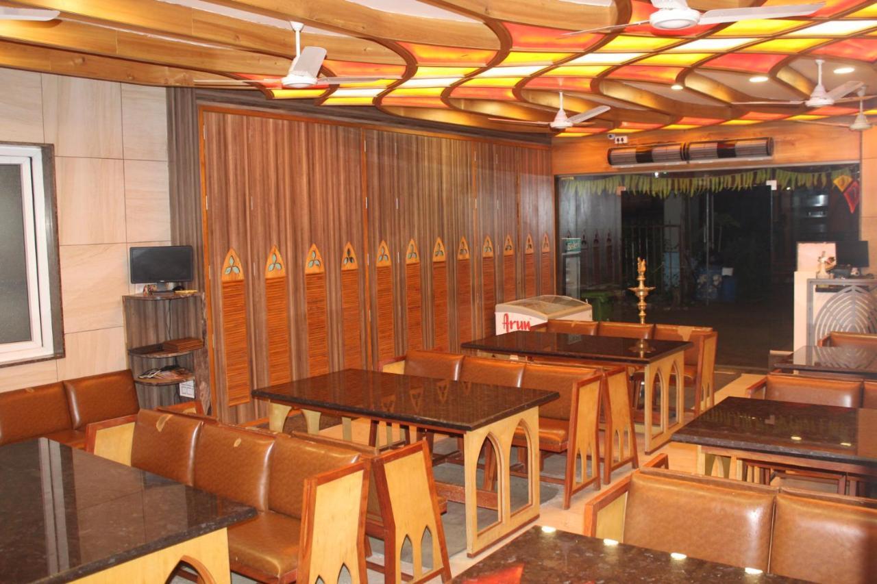 Annai In Saravana Bhavan Fine Stay And Restaurant Velanganni Bagian luar foto